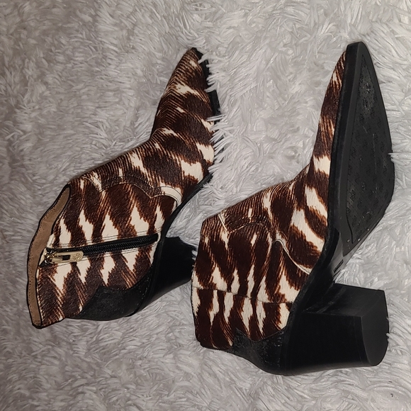 Antonio Melani | size 6 | paytton printed half calf bootie - Picture 4 of 10